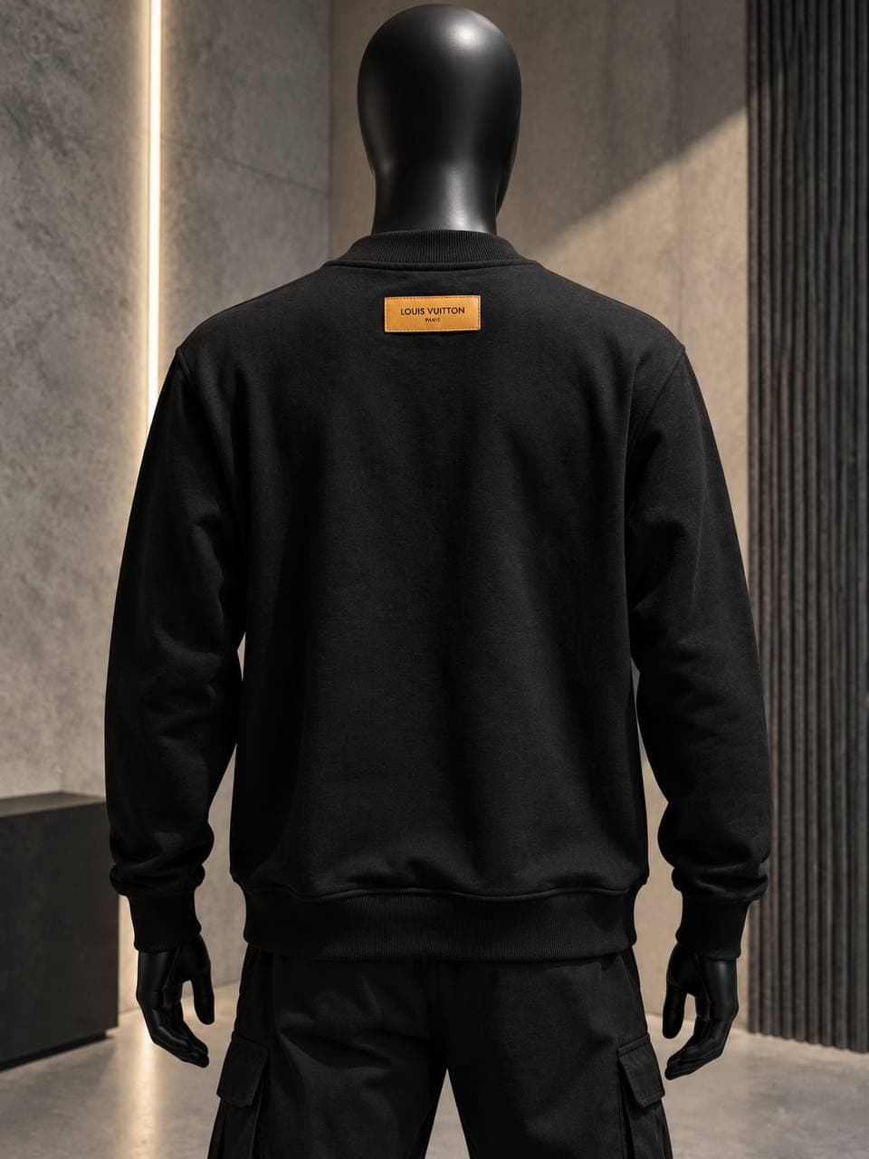 Snake Graphic Sweatshirt in Black