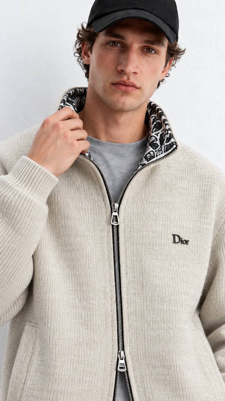 Patterned-Collar Zip Jacket in Beige