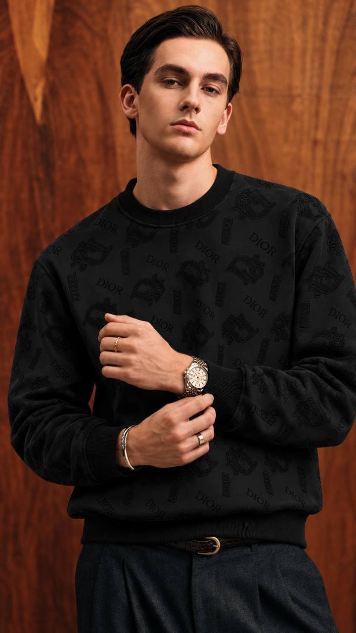 Embossed Emblem Crew Sweatshirt in Black