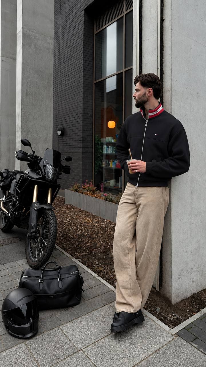 Contrast-Collar Zip Jacket in Black