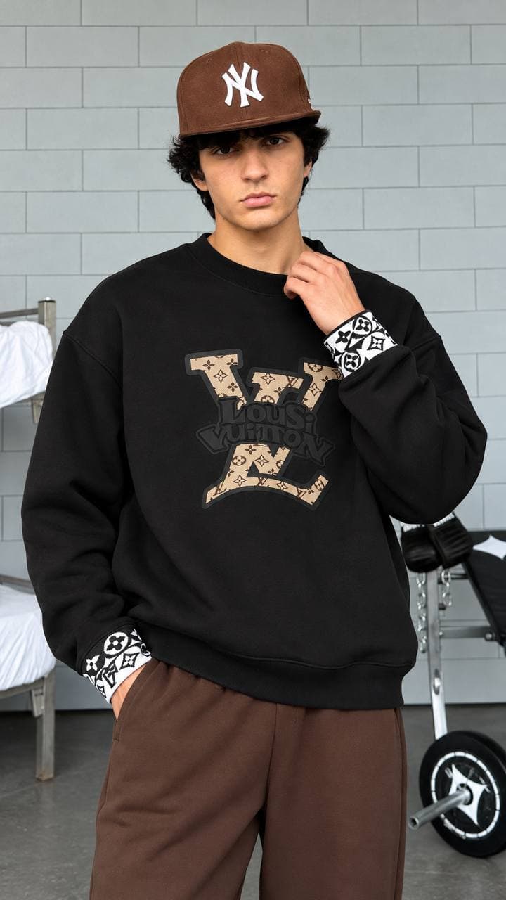 Varsity Letter Crew Sweatshirt in Black