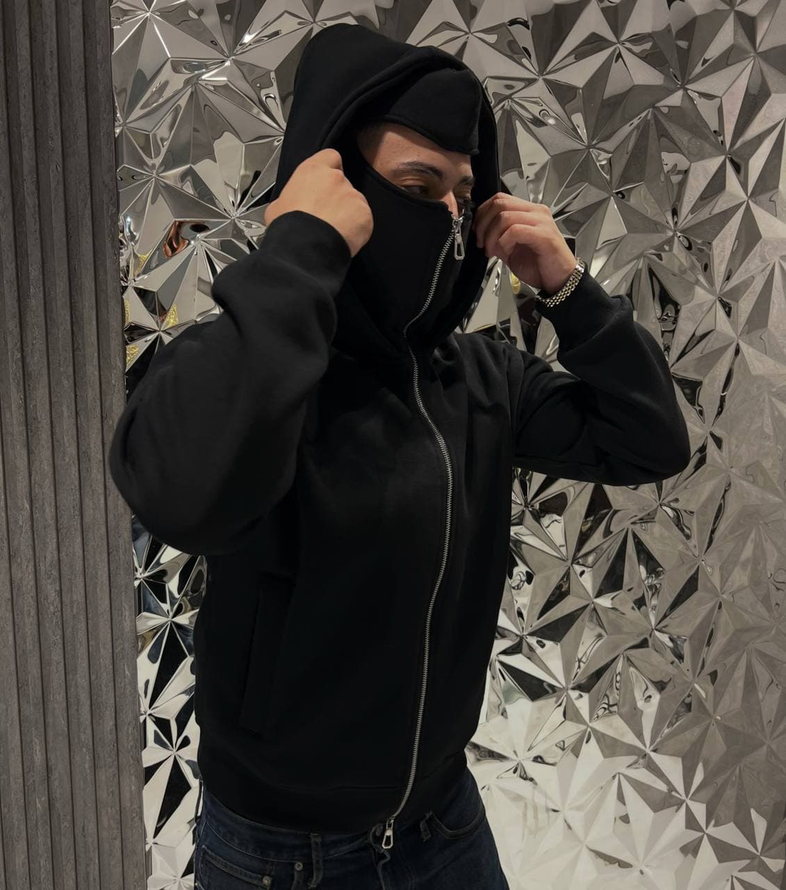 Essential Zip Hoodie in Black
