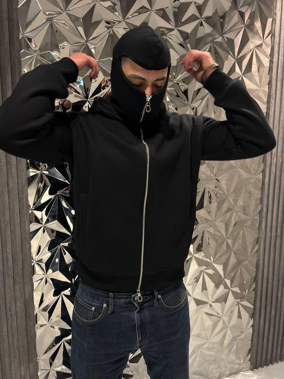 Essential Zip Hoodie in Black