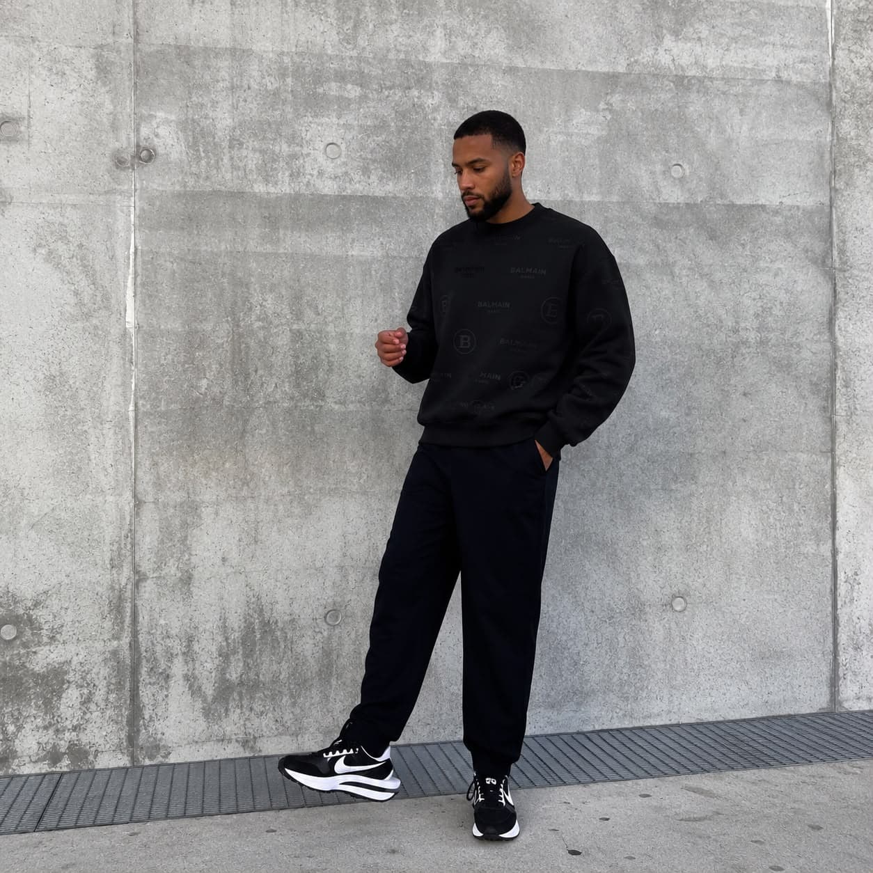 Embossed Coin Logo Crew Sweatshirt in Black, photo 3