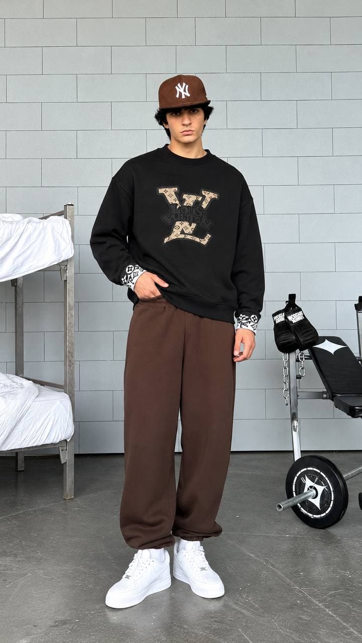 Varsity Letter Crew Sweatshirt in Black