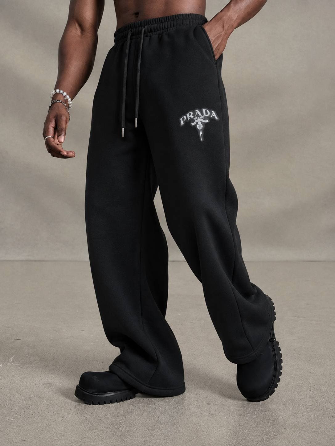 Graphic Wide-Leg Sweatpants in Black