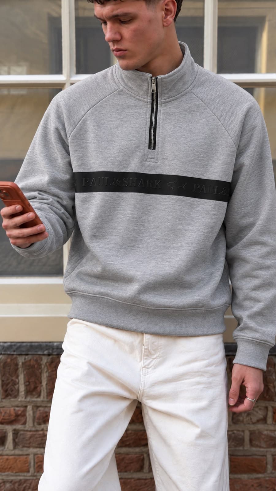 Logo-Band Quarter-Zip in Grey
