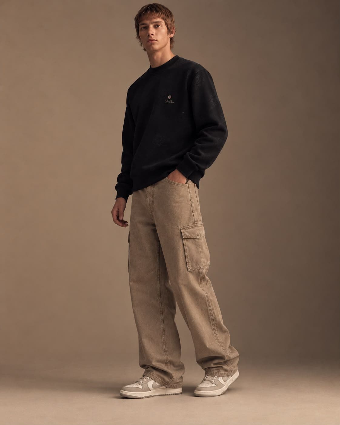 Embossed Lettering Texture Crew Sweatshirt in Black